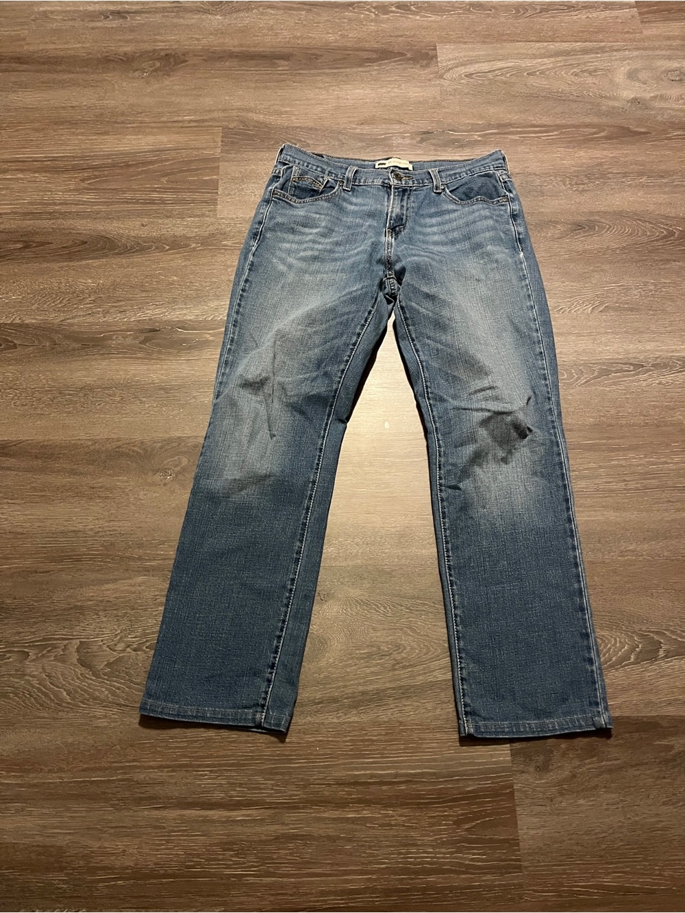 Levi's Women's Straight-Leg Jeans in Light Blue Wash size 6